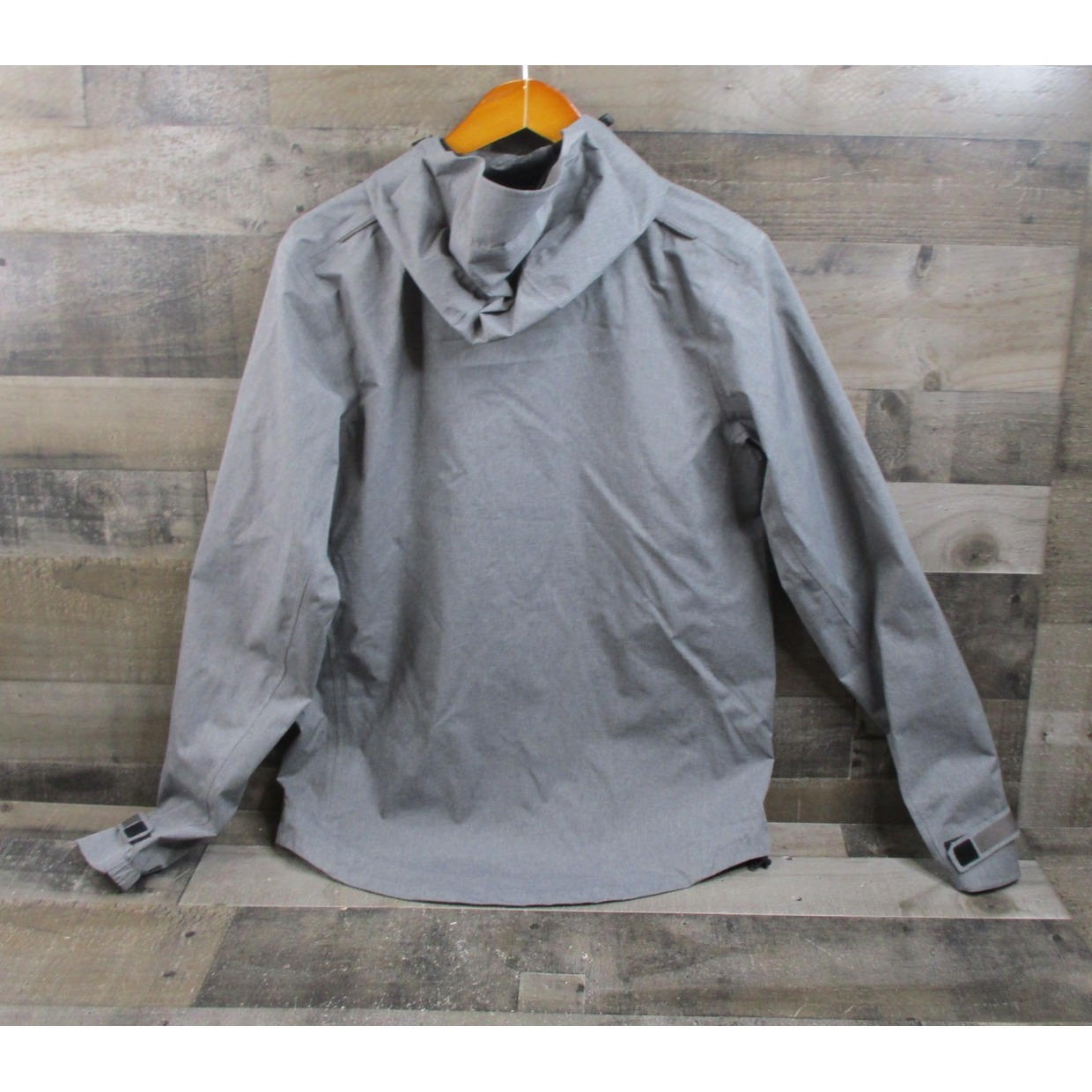 Chrome Industries Jacket Mens Small Gray Waterproof Hooded Cycling Windbreaker — image 3 of 8